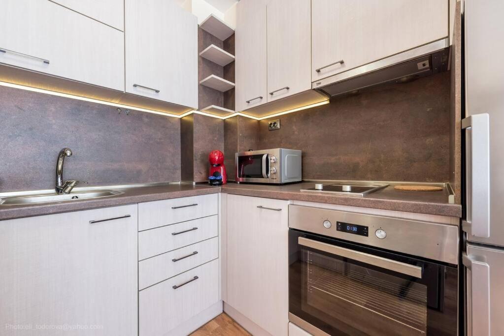 Bright Place Next To Grand Mall Varna Exterior photo